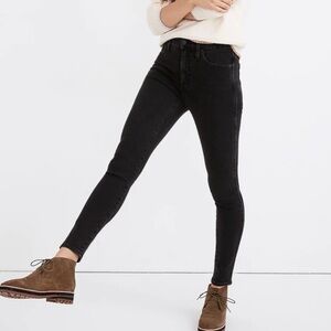 Madewell black 10” high rise skinny jeans size 25 Tall